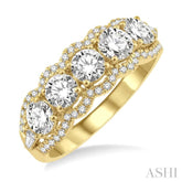 1 1/2 ctw Baguette and Round Cut Diamond Fashion Ring in 14K Yellow Gold